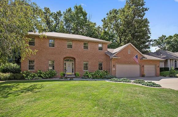 1st image of 2863 Parkwood Dr