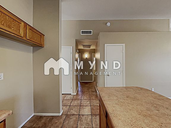 5th image of 1150 W Kingbird Dr