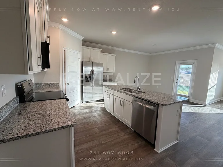 14901 Dayton Cir — Photo 17