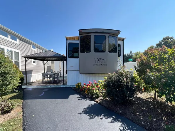 875 E Wells St #20, South Haven, MI 49090
