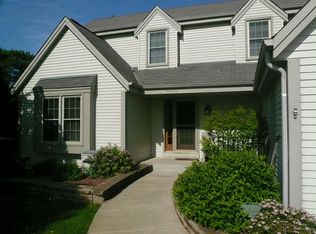 8020 Thistle Ct, Waterford, WI 53185