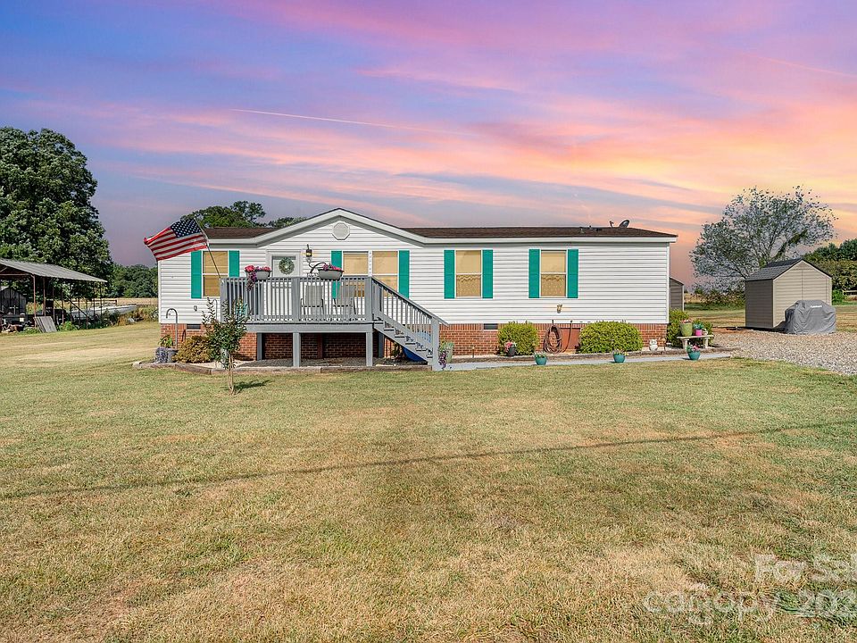 1st image of 107 Riverfield Dr