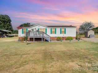 107 Riverfield Dr, Statesville, NC 28625