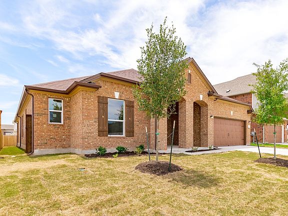 2nd image of 1704 Stinnett Dr