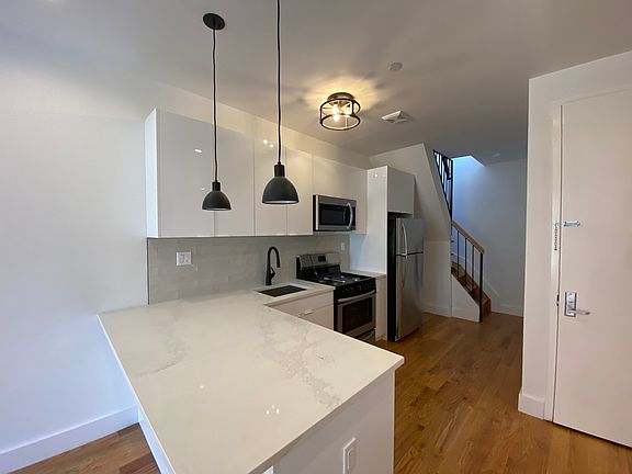 2nd image of 436 Lafayette Ave #4A