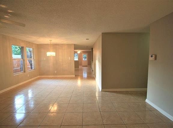 3rd image of 4510 Wedgewood Dr