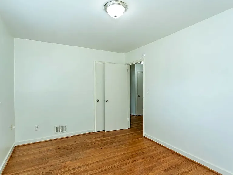 1152 Dogwood Ln — Photo 5