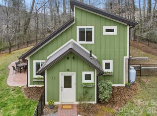 14 Sunny Hollow Ln, Fairview, NC 28730