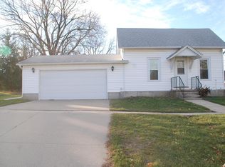 300 Alexander St, Fayette, IA 52142