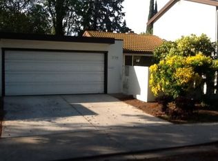 2744 Barcelona Dr, Modesto, CA