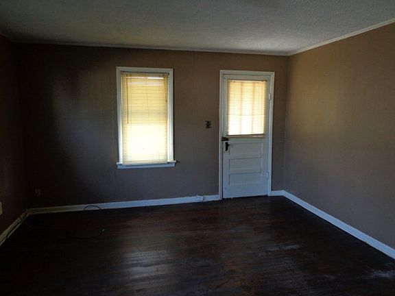 3rd image of 412 Weldon Ave
