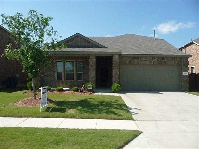 1st image of 1005 Lake Grove Dr