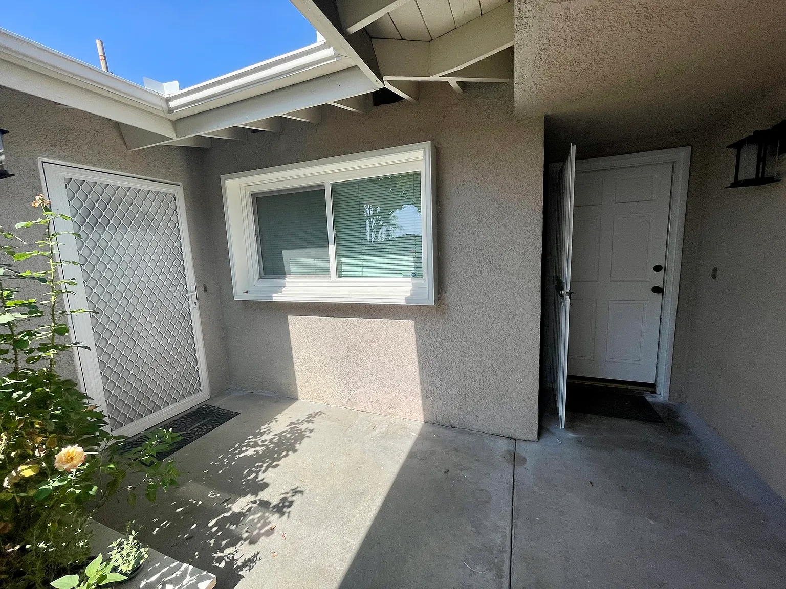4 bed, 1578 sqft, $4,495 — Photo 2