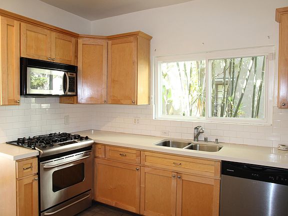 5th image of 8939 Keith Ave #1