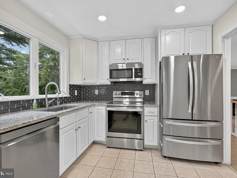 5402 Ashcomb Ct — Photo 20