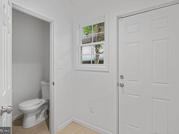 5th image of 5046 Westminster Ave