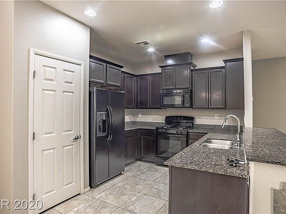 4th image of 9590 Vega Carpio Ave