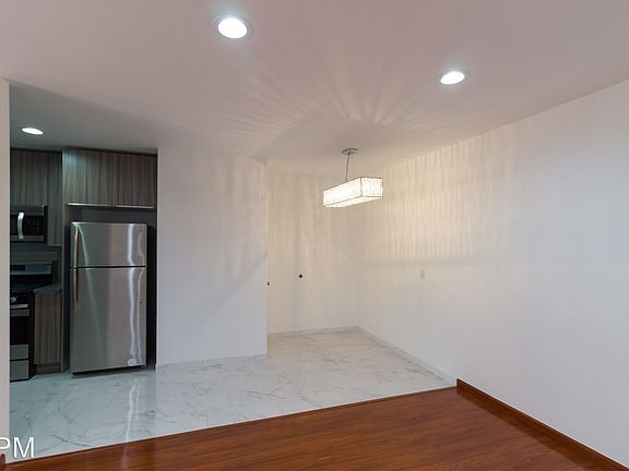 5th image of 866 N El Centro Ave APT 3