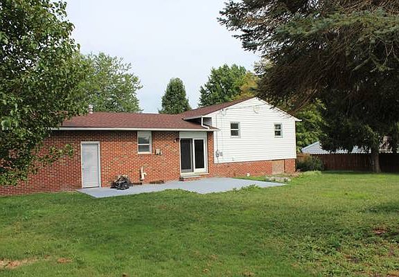 2nd image of 807 Beverly Dr