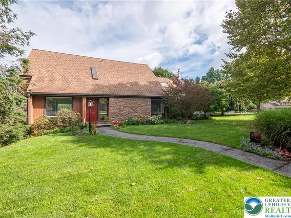 7942 Woodsbluff Run, Fogelsville, PA 18051