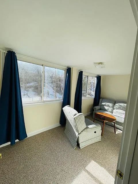 4 bed, 9999 sqft, $3,600 — Photo 3