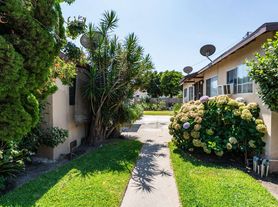 2342 W Wardlow Rd, Long Beach, CA