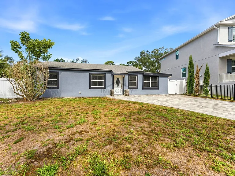 4746 W Anita Blvd — Photo 2