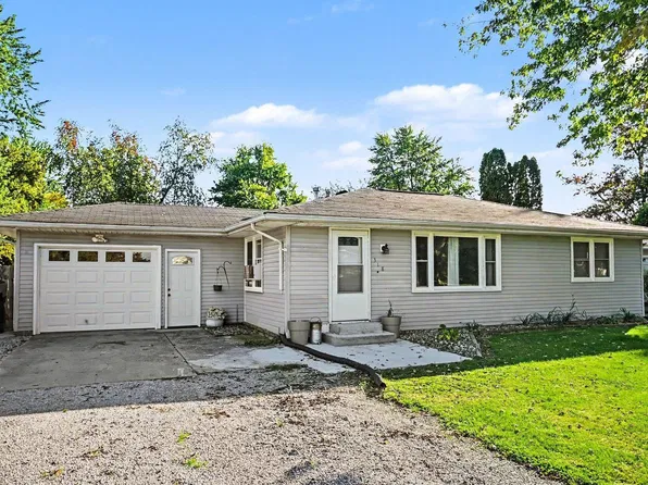 318 W Elm St, Millersburg, IN 46543