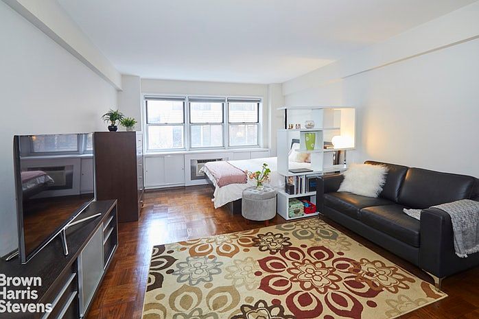 1st image of 321 E 45th St APT 4F