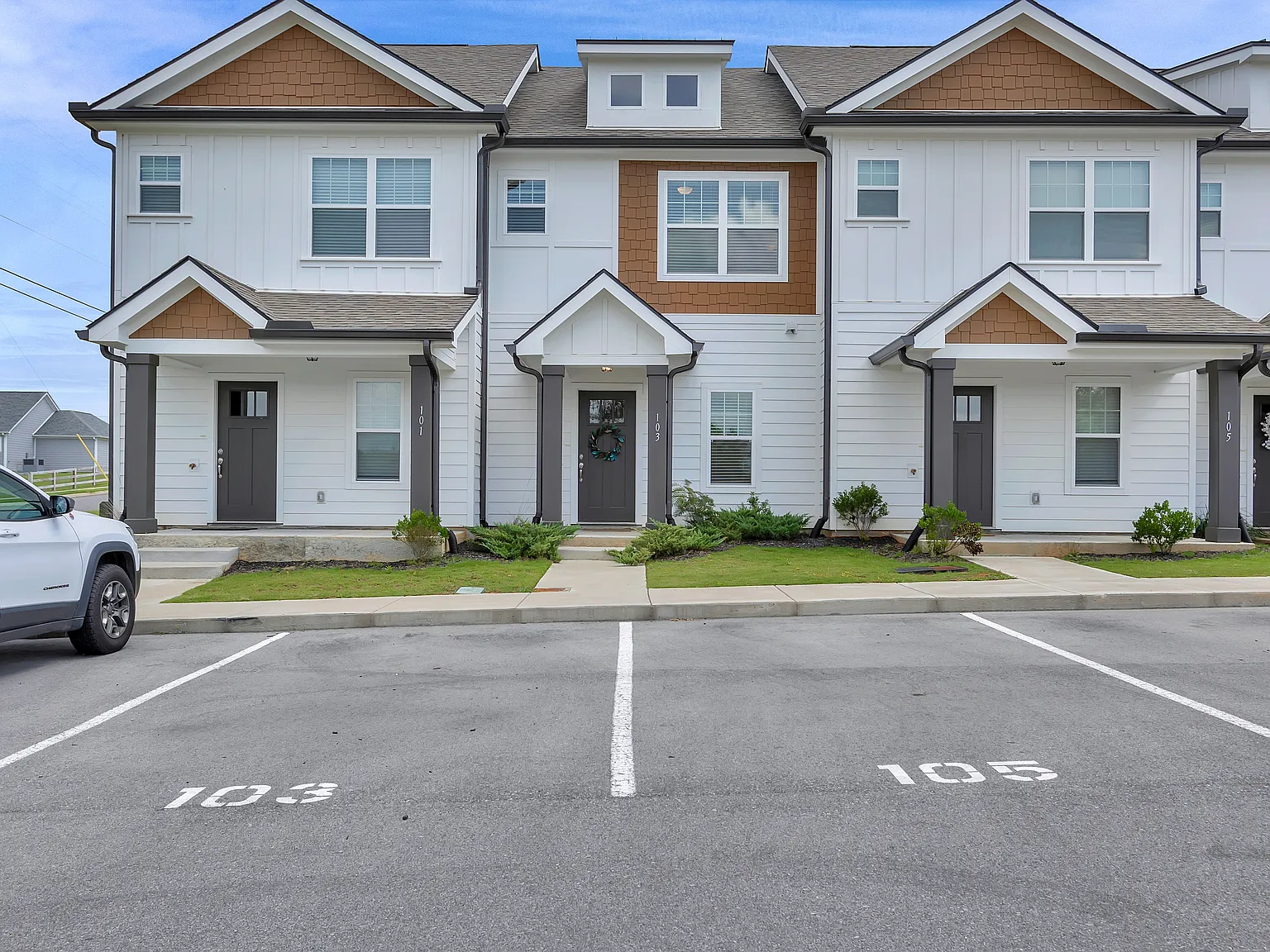 2 bed, 2.5 bath, 1190 sqft, $1,725 — Photo 2