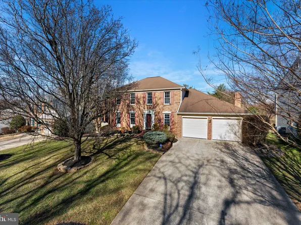 2135 Silentree Dr, Vienna, VA 22182