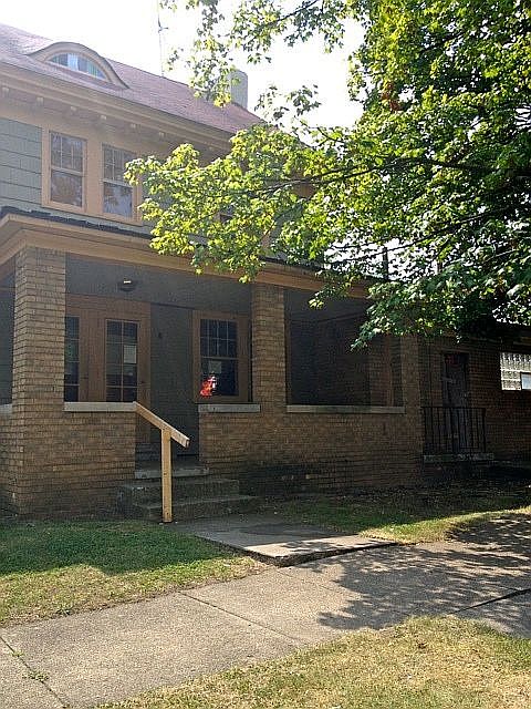 1st image of 721 Lincoln Way E