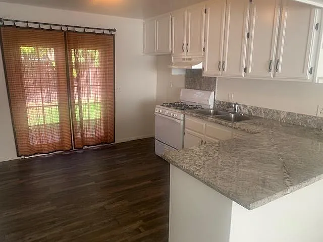 kitchen with granite counter tops