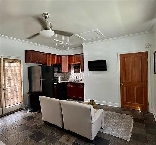 5411 S Galvez St — Photo 5
