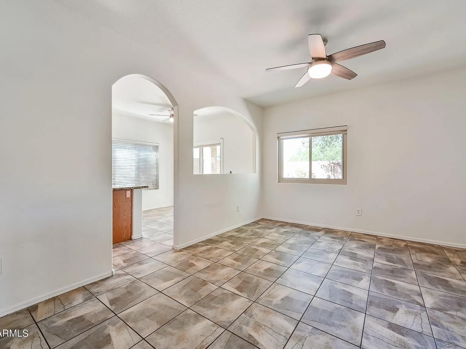 3 bed, 3.0 bath, 1505 sqft, $2,295 — Photo 2