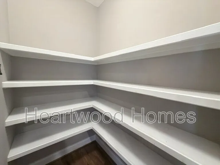 432 Jackson Ave — Photo 14