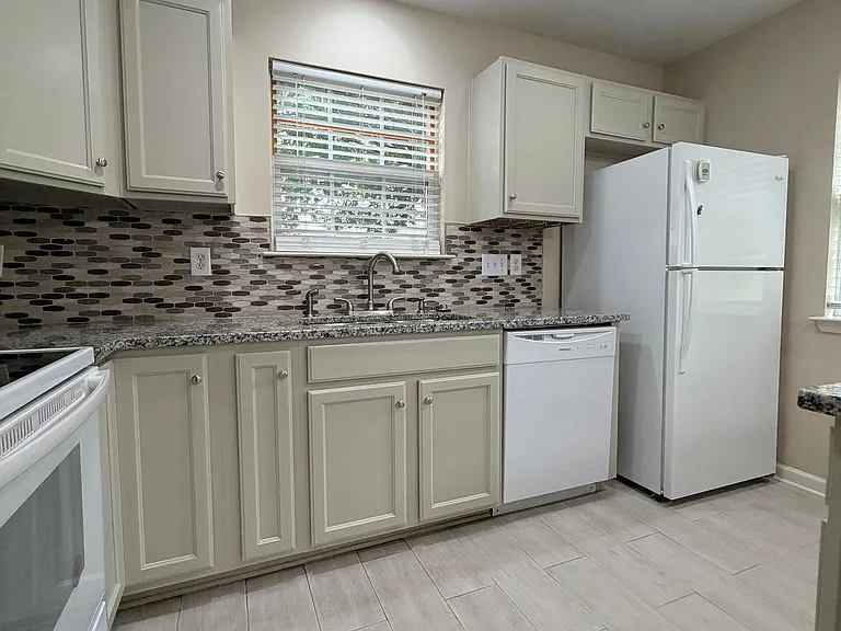 210 Bridford Downs Dr — Photo 13