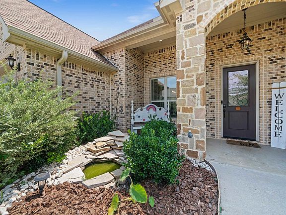 4th image of 1007 Crescent Hill Ct