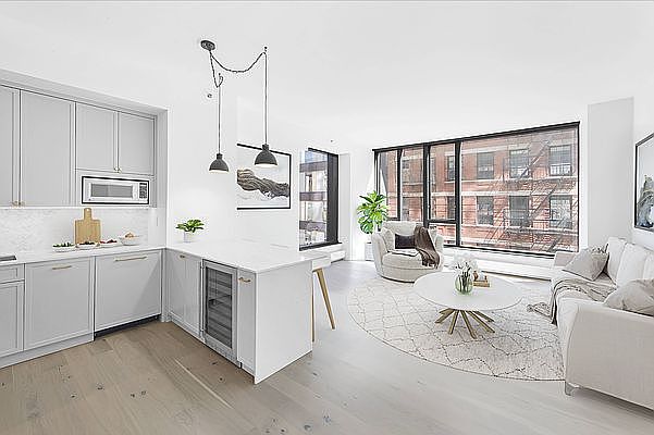 1st image of 505 Greenwich St APT 4E