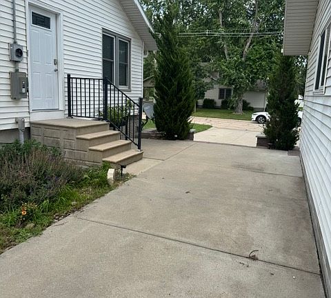 5th image of 901 4th St