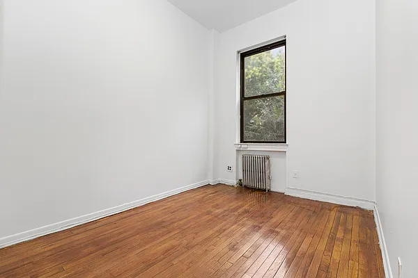 Rented by REAL New York | media 12