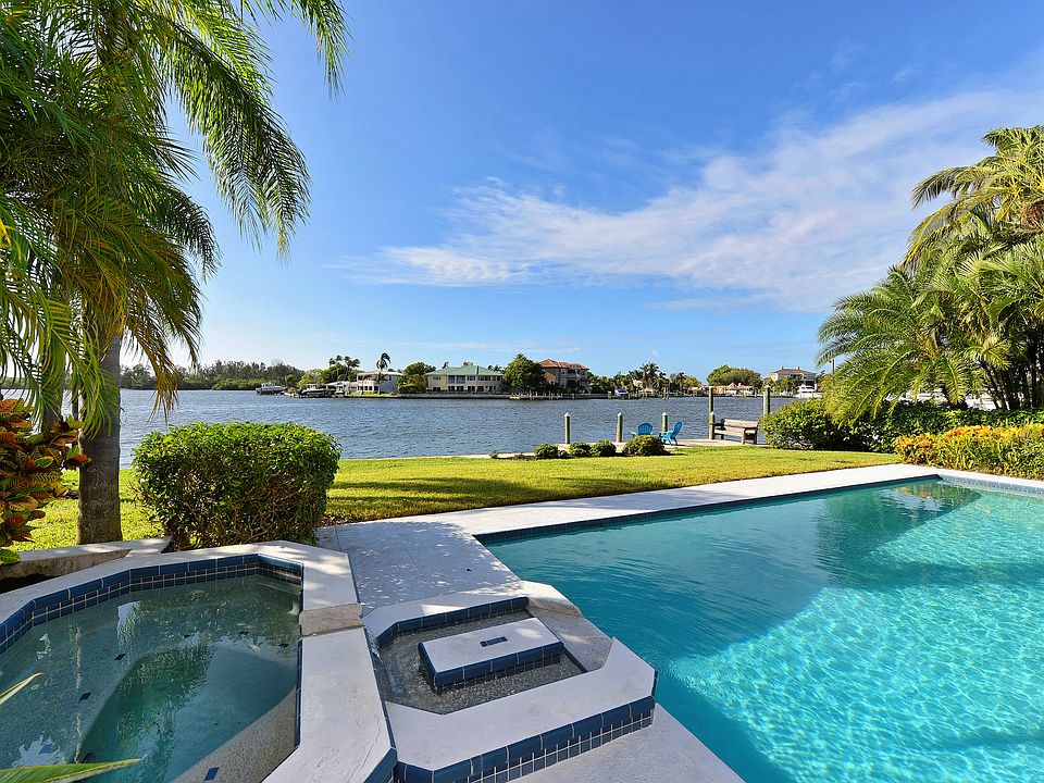 1st image of 878 Siesta Dr