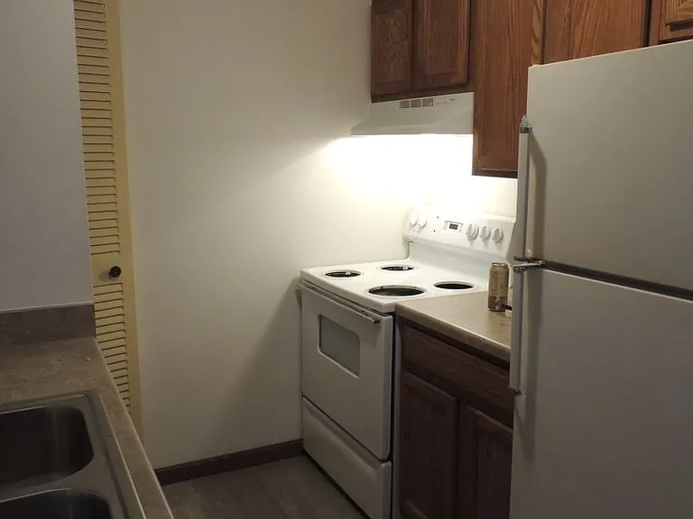 1311-1315 Fleetfoot Dr — Photo 20
