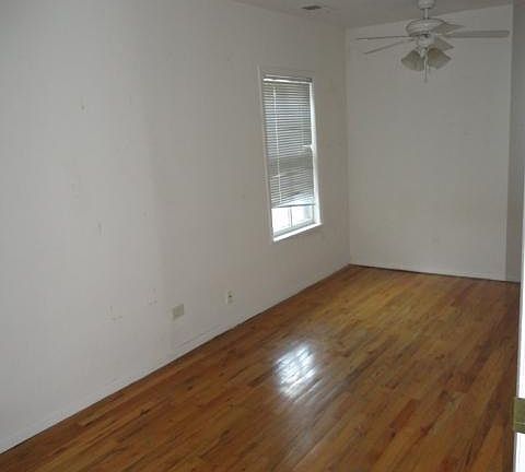 3rd image of 2328 N Southport Ave #Ch2