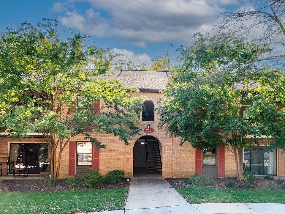1st image of 720 Washington Pl