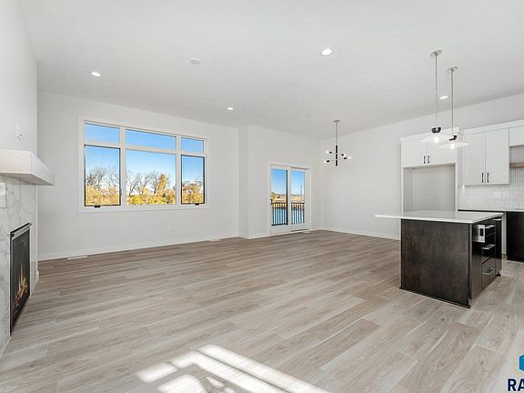 2nd image of 8600 W Shoreline Pl
