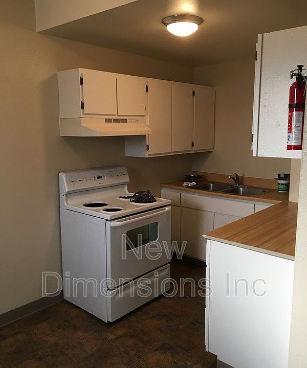 1st image of 160 Linden St APT 4