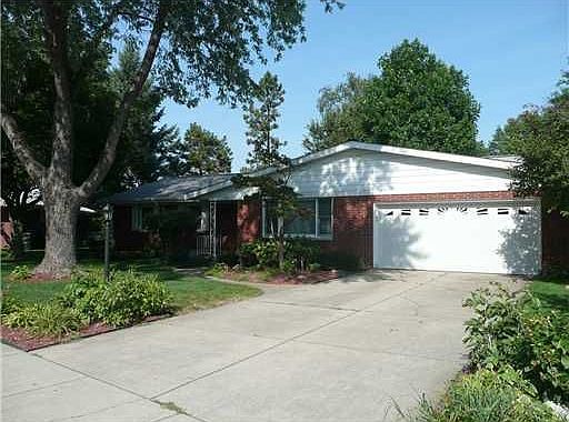 3rd image of 1122 Clermont Dr