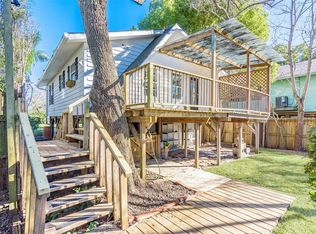 660 Pine Rd, Clear Lake Shores, TX 77565