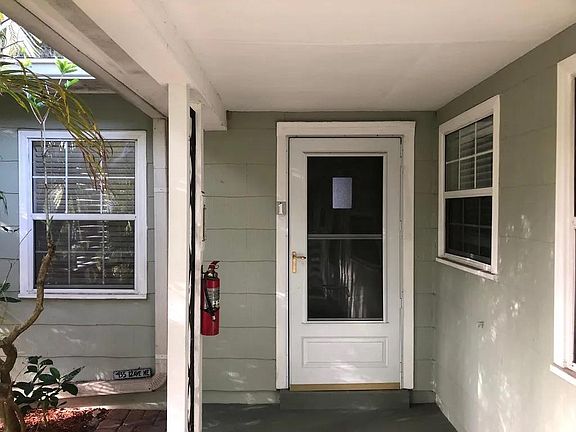 3rd image of 435 12th Ave NE APT 1